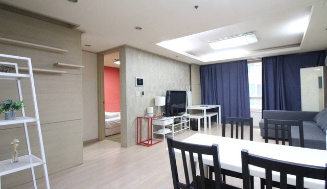 Premium★SPACiOUS 3BeD APARTMENT in GANGNAM★
