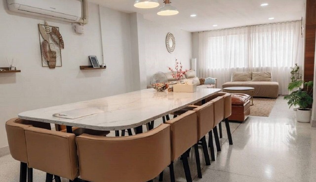Private 5BR Building 17-26Pax 5Mins to BTS & Sathorn Pier
