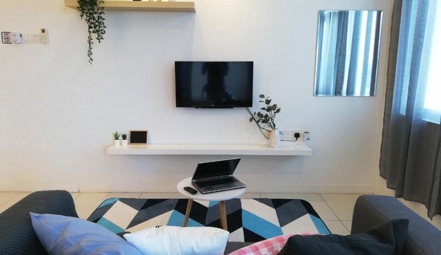 Puchong Skypod Residence, 1-4pax unit, Walking Distance to IOI Mall, 10min Drive to Sunway