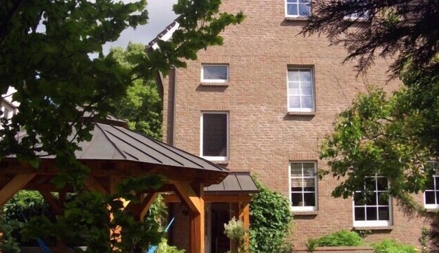 quaint vacation home just outside of Berlin