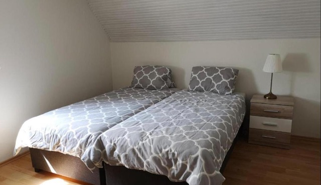 Quiet room in Budapest near airport with free parking