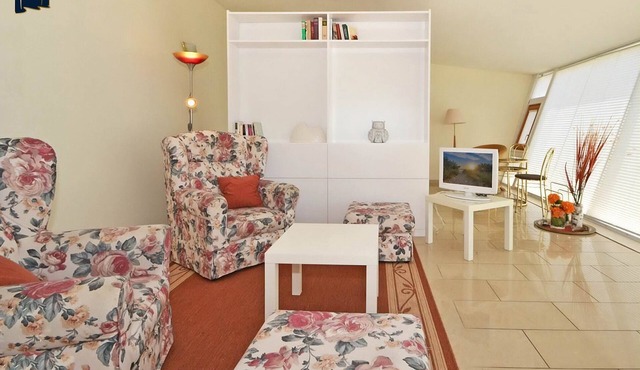 Quiet vacation apartment in Ahlbeck with garden & WLAN - only 400 m to the beach