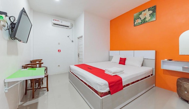RedDoorz Syariah at JK Residence Pahlawan Buntok