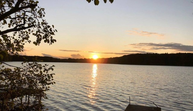 Reetdach Ferienhaus am Lübbesee Sauna Bootsteg neu by Interhome