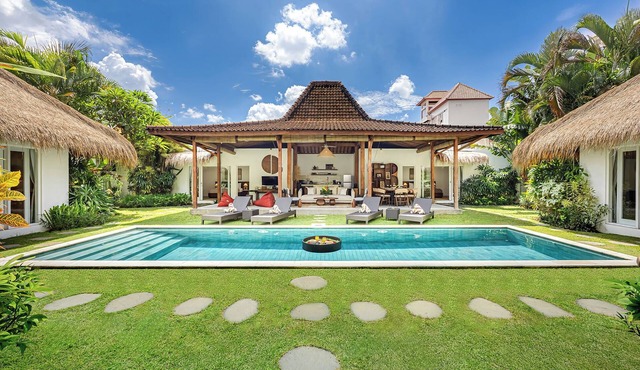 Refurbished Villa Kaly – Central Seminyak Oberoi, 700m from Beach