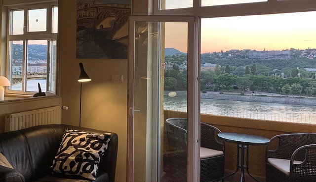 Riverside Gem in the center of Budapest is two-bedroom, cozy and comfortable