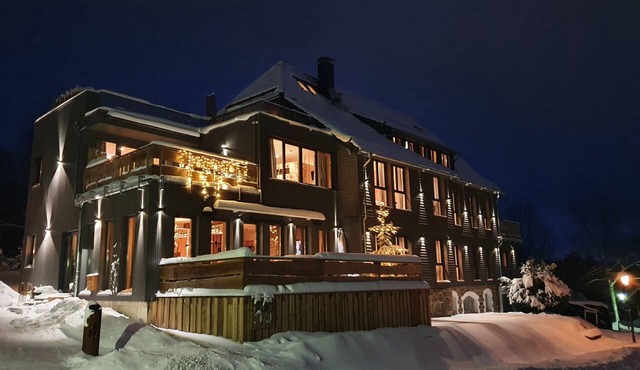 Rodel Lodge - Alpine Lifestyle Lodge for 2-6 people with sauna and hot pot!
