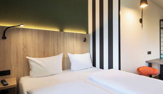 Romantic Stuttgart Escape | Studio Double | Near Porsche Museum - 0.4 miles in Stuttgart