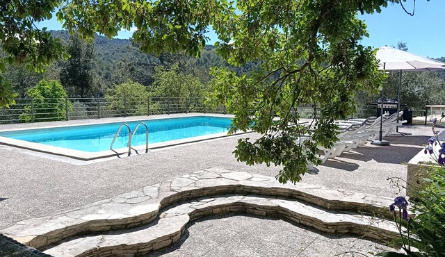 Rural villa with swimming pool, total privacy, petfriendly 1 hour from Barcelona.
