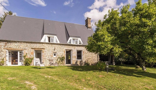 Rustic house with garden - 4 guests in Sourdeval