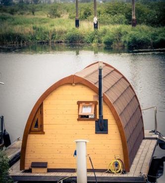 Schwimmpod an der Peene