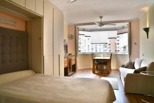 Seafront luxury studio in Las Palmeras hotel in Fuengirola
