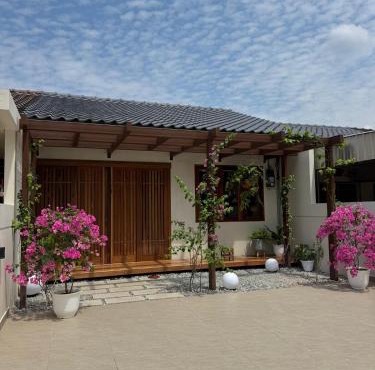 Shinju Villa with Jacuzzi Pool