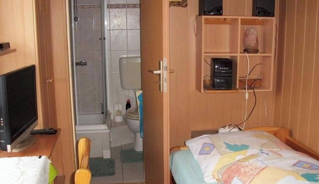 Single Room (GR 2-1) - Mellin House