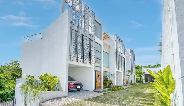 Snow White Villa 1 3-Bedroom Haven near the Beach