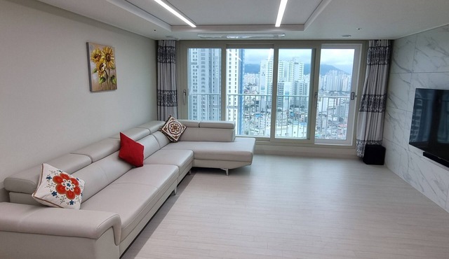 Spacious 3BR Brand New Cozy Apt at Dongdaegu KTX Station