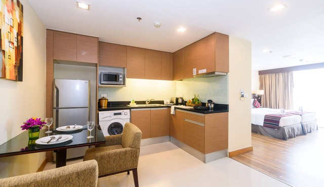 SPACIOUS STUDIO SUKHUMVIT 2 NANA FREE WIFI KITCHEN