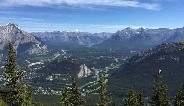 Split Room w/King & Queen in Banff