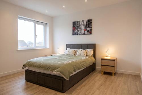 Stanmore Maisonette with Free Parking and Jubilee Line Access