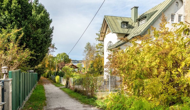Studio Apartment "Escape To The Lake" with Private Terrace & Wi-Fi in Inning