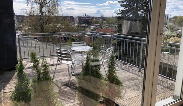 studio b - Sunny City Business Apartment with roof-top terrace for 2-4 guests