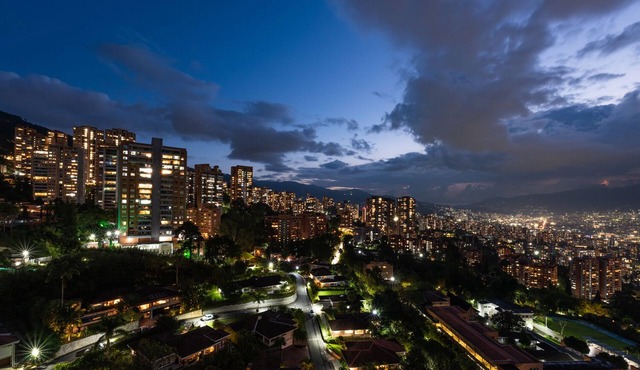 Stunning views from 25th-floor condo! El Poblado!
