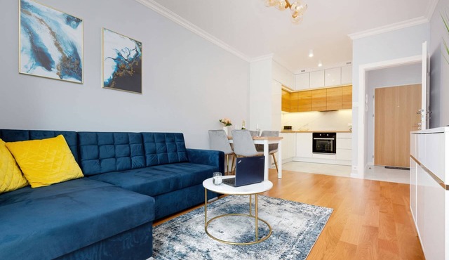 Stylish Apartment | Parking | Balcony | Stadium View