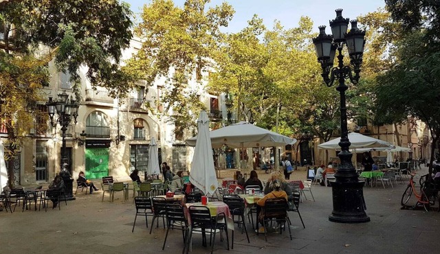 Sunny Studio Appartment in Sants