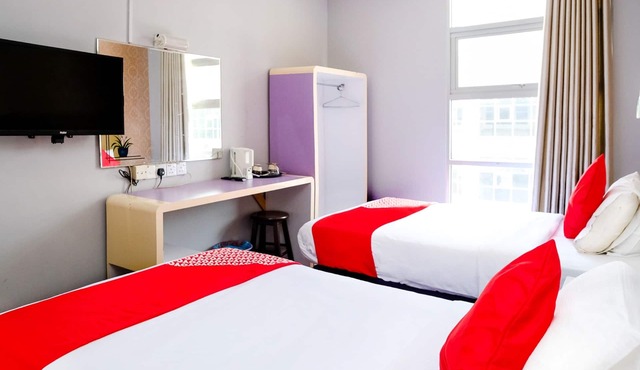 Super OYO 546 Grand City Hotel