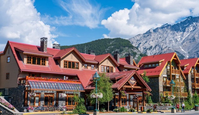 Superior King Room in Downtown Banff