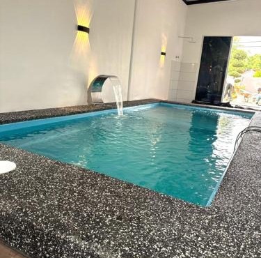 SwimmingPool-Villa-Seremban-Spacious-up to 22paxs 舒适宽敞泳池别墅