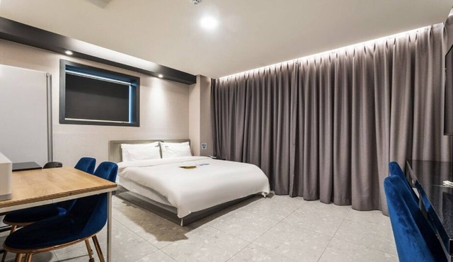 T7 HOTEL UNMANNED TEL EVERLAND BRANCH