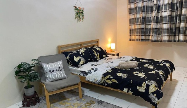 Tanjung Hijau Homestay - 2nd Floor ONLY - FREE wifi - 4 bedrooms