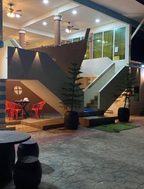 The Kapal Seaview Resort