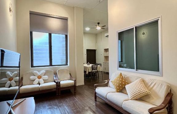 The Neighbour KKB - Rooms with shared bathroom - Whole unit has 4 rooms