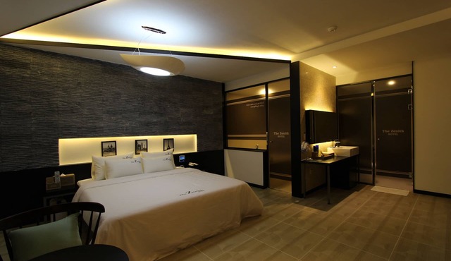 The Zenith Hotel