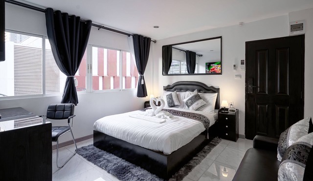 Thonglor Suites Hotel