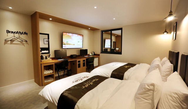 Two Heart Hotel