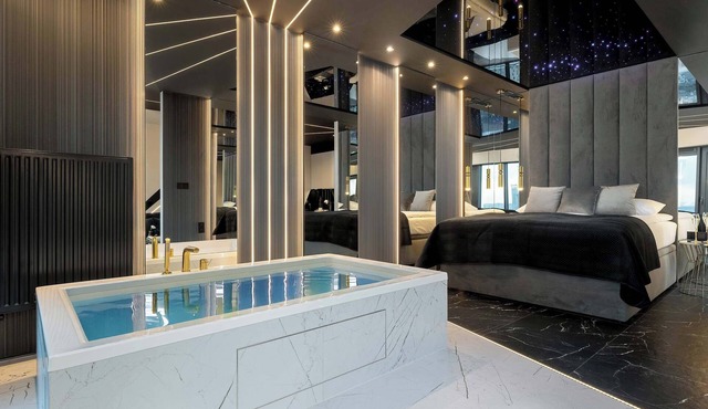 Unique Studio with a View | Parking | Jacuzzi