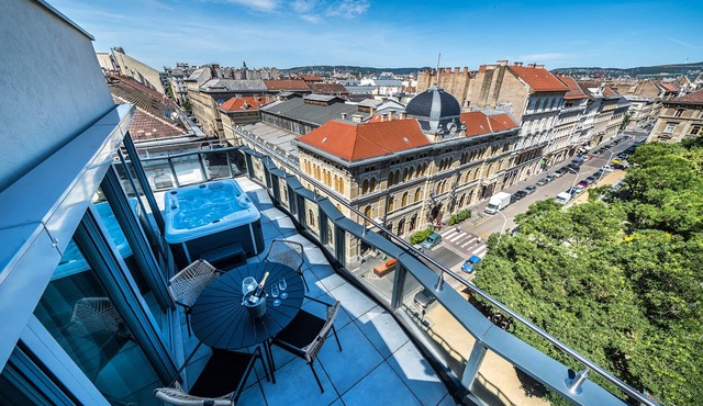 Up Hotel Budapest
