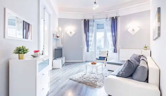Urban Stay – Between Island and Parliament