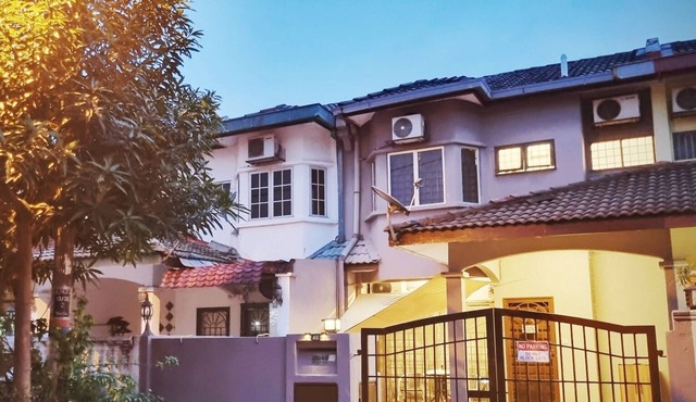 USJ Paradise Home Staycation Away from Home - 5mins walk to LRT Station