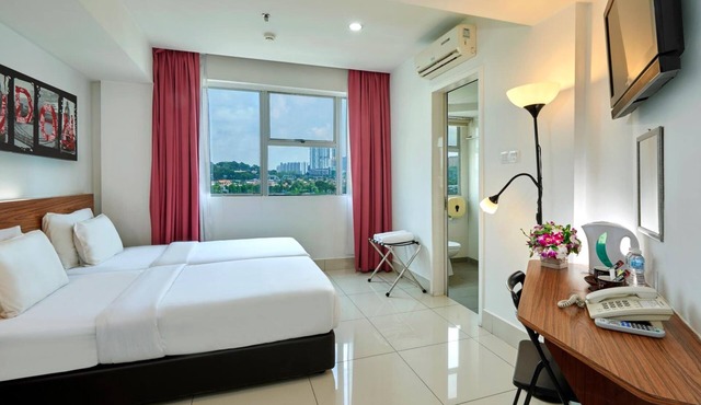 V Hotel