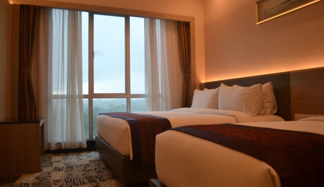 V8 Hotel