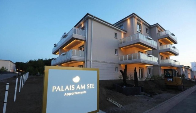 Vacation apartment directly on the lake