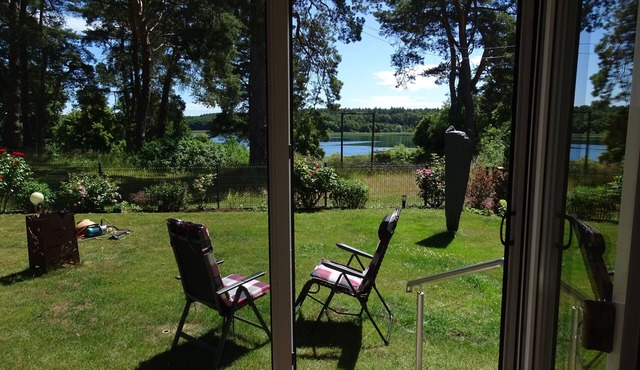 Vacation apartment with lake view
