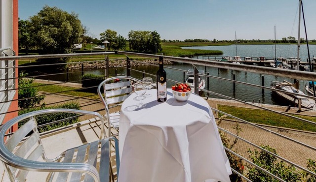Vacation apartment directly at the marina - App. 5
