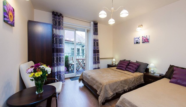 Vanilla 2, 3bdr 2bth apartment 5min to Krakow's Main Square