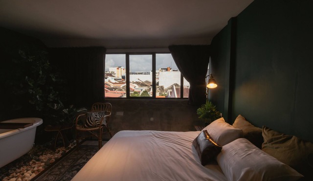 Very Hotel