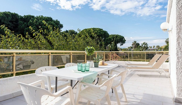 Villa 30 m from Cambrils Beach with Sea Views, Wi-Fi, Terraces and Garden